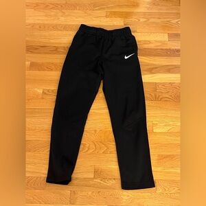 Nike Kids boy’s Sweatpants with White Logo size XL